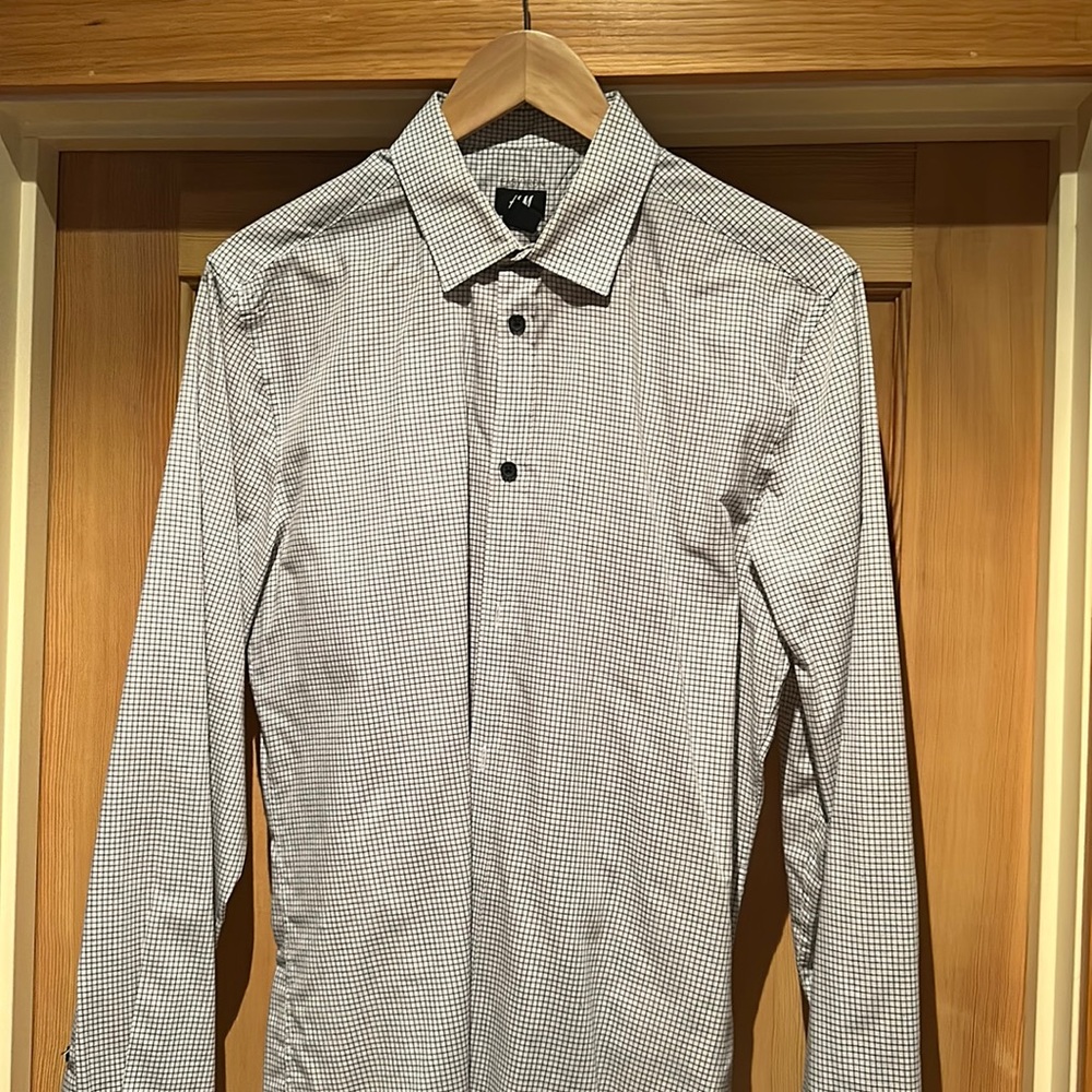 H&M Men’s Medium Long Sleeve Checkered Button-Up Shirt